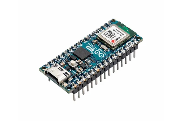 Arduino Nano ESP32 con pines soldados — DFRobot