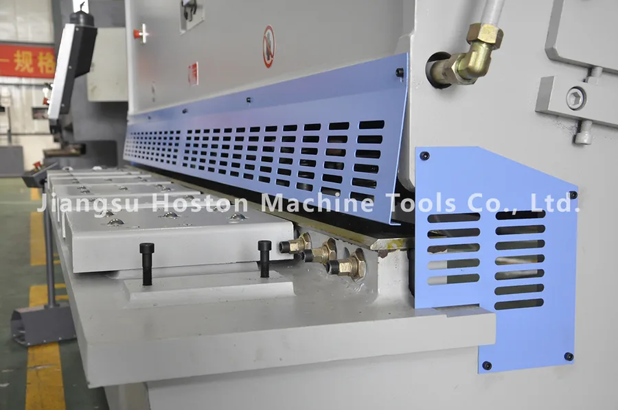 Cizalla hidráulica de péndulo HOSTON HBS-6x2500 — HOSTON