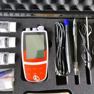 Medidor portátil multiparámetro de calidad de agua Kalstein YR01820 — Kalstein